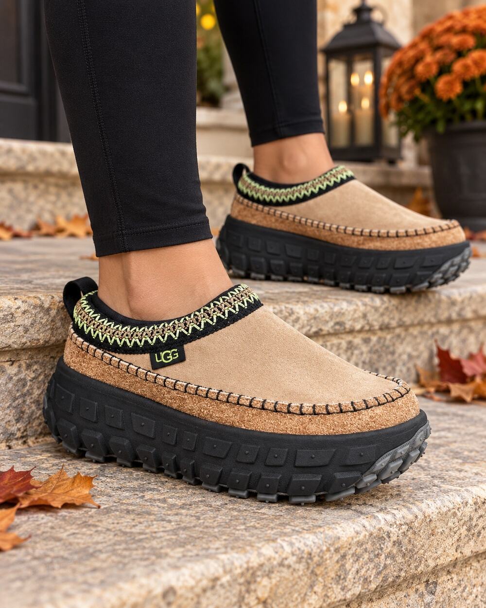 UGG Venture Daze All Gender Shoes Sand Unisex Size US M10 W11 EU 43